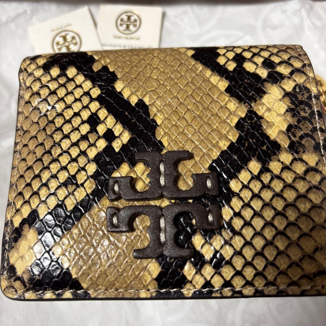 トリーバーチ パイソン柄二つ折り財布