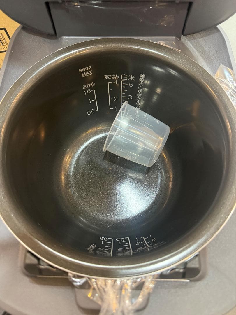 【新品・未使用】 ZOJIRUSHI 炎舞炊き NW-NB10-BZ