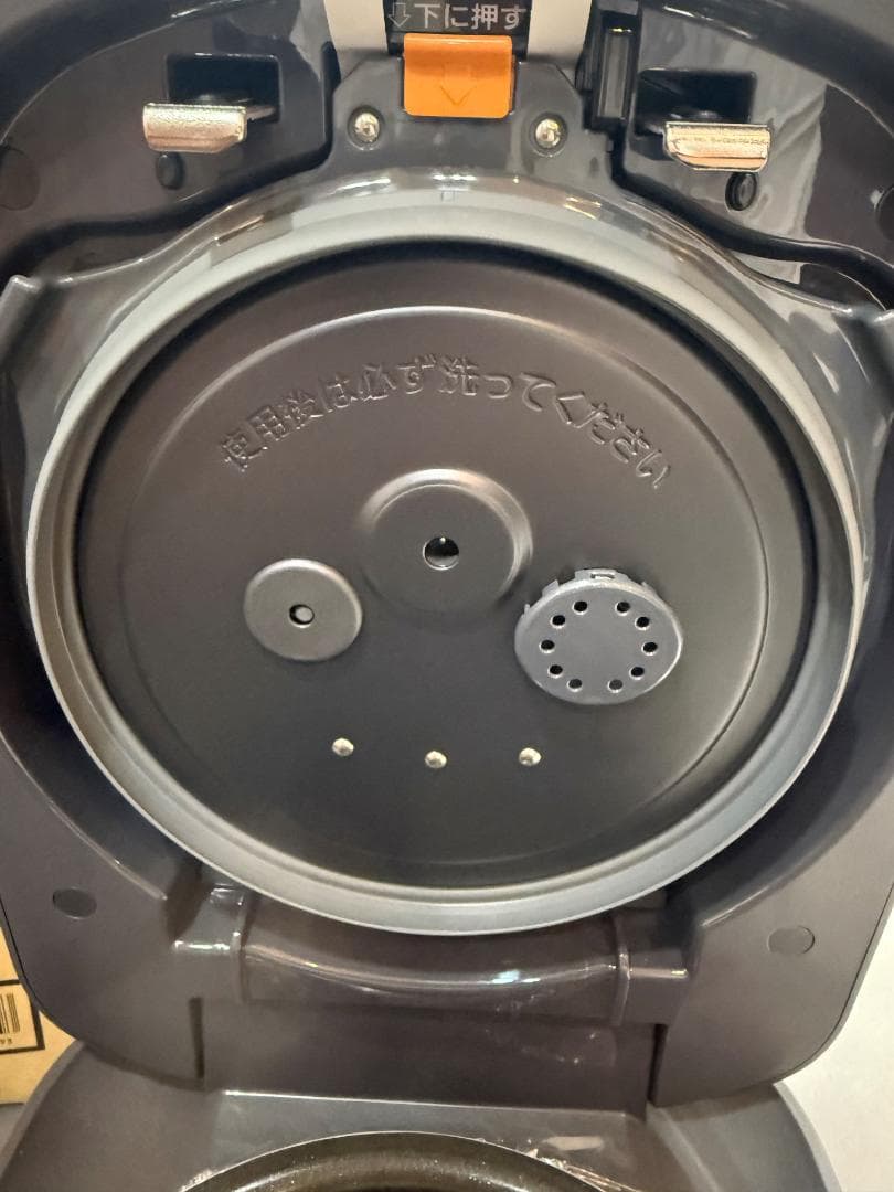 【新品・未使用】 ZOJIRUSHI 炎舞炊き NW-NB10-BZ