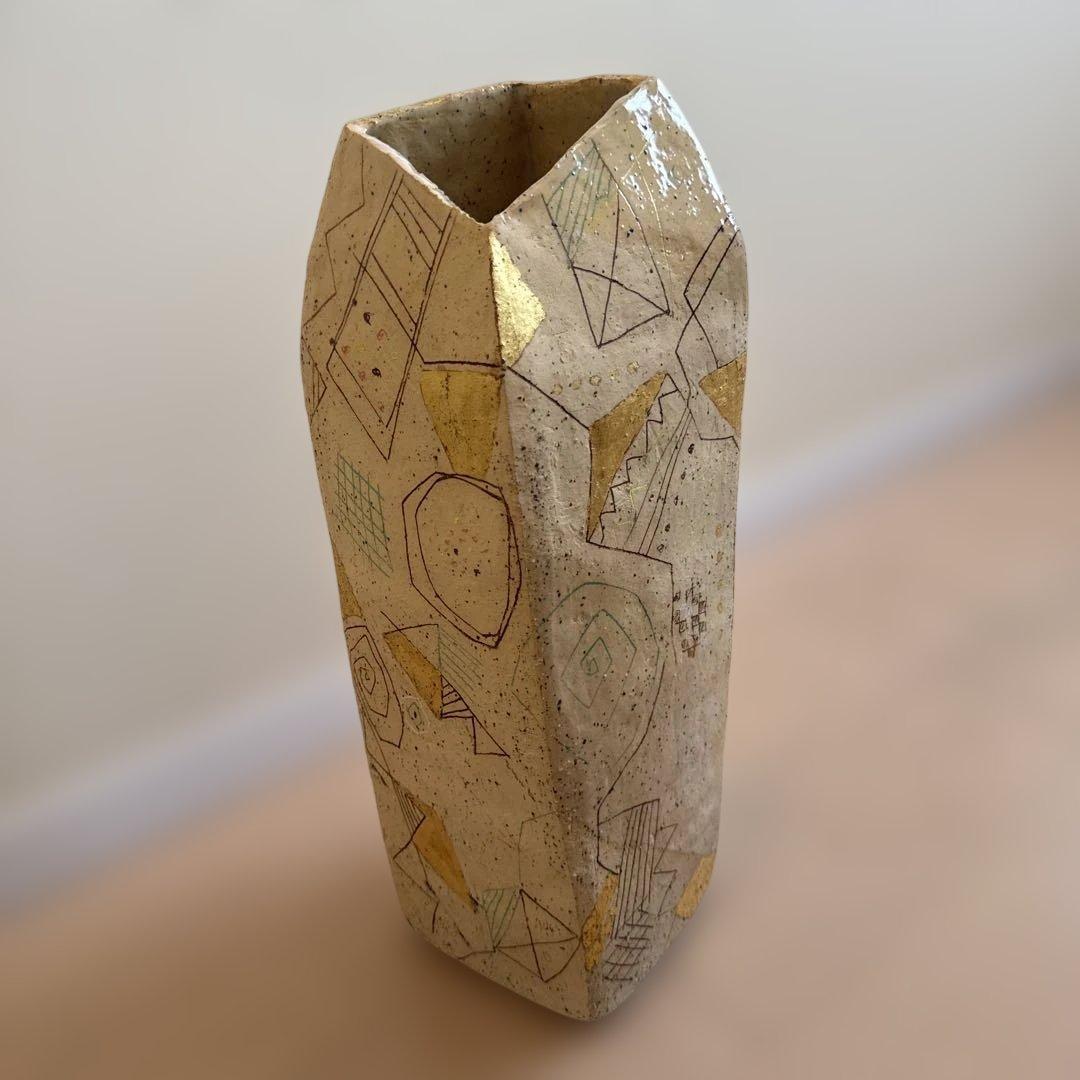 幾何学模様の現代アート陶器花瓶