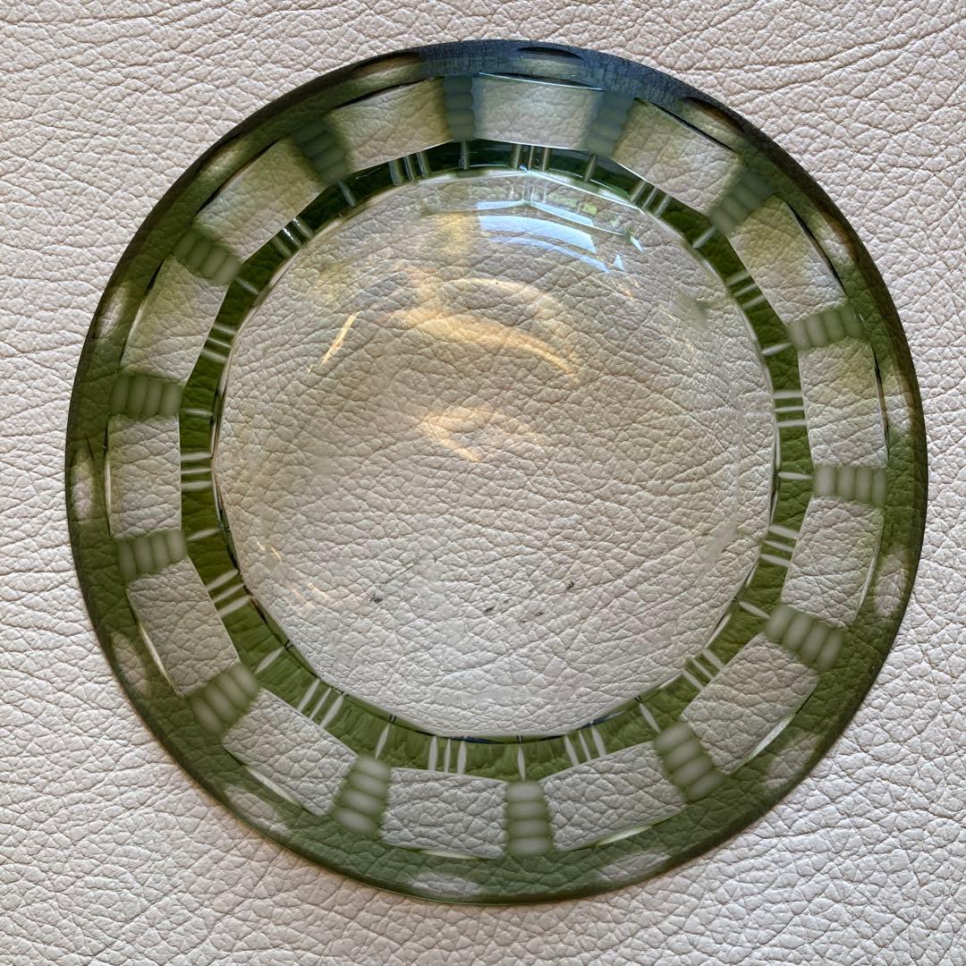 古い江戸切子(うぐいす色)小皿2枚　11×2cm ひび、かけあり　割れなし