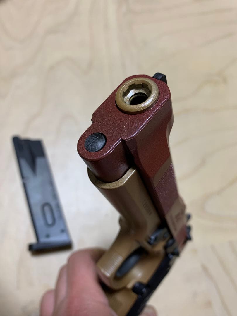 東京マルイM92Fタクティカルマスター　ガスブローバック　塗装品