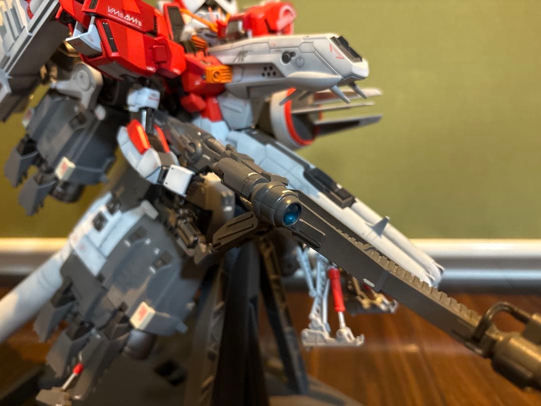 MG PLAN303Eディープストライカー 塗装済み完成品　スプリッター迷彩