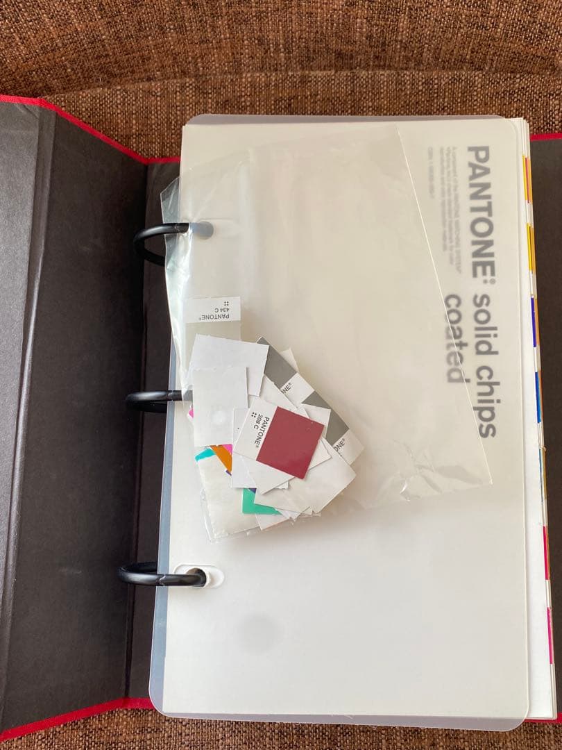 【PANTONE】solid chips coated 色見本帳