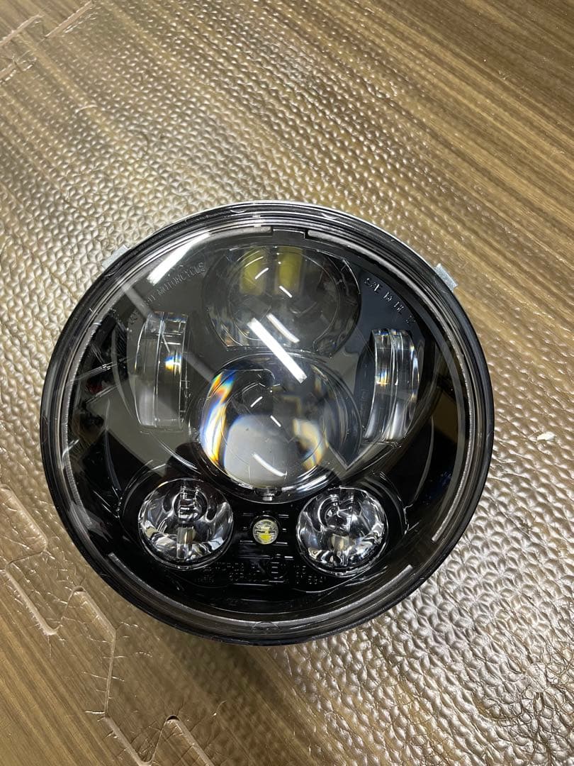 67700145A ハーレー純正　LED ヘッドライト