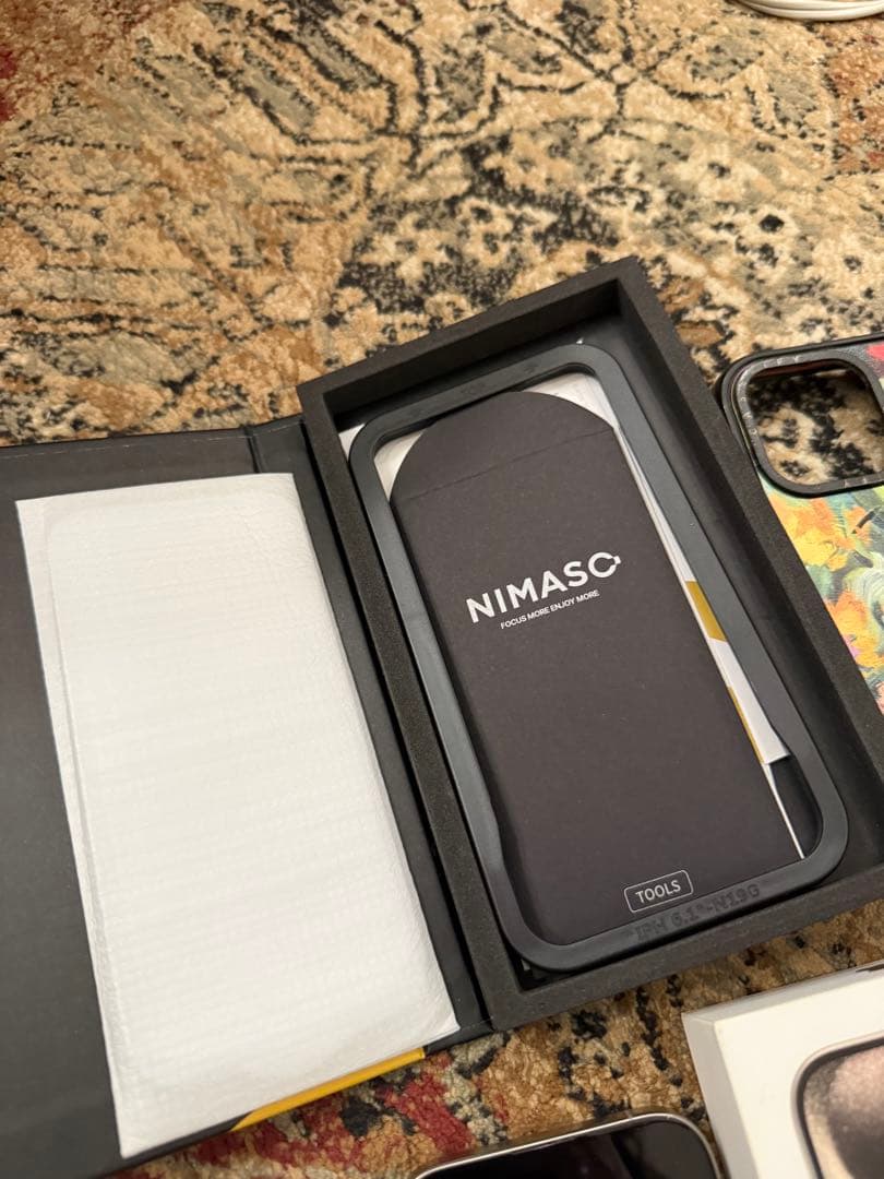 美品　iPhone 15 Pro 1TB ナチュラルチタニウム