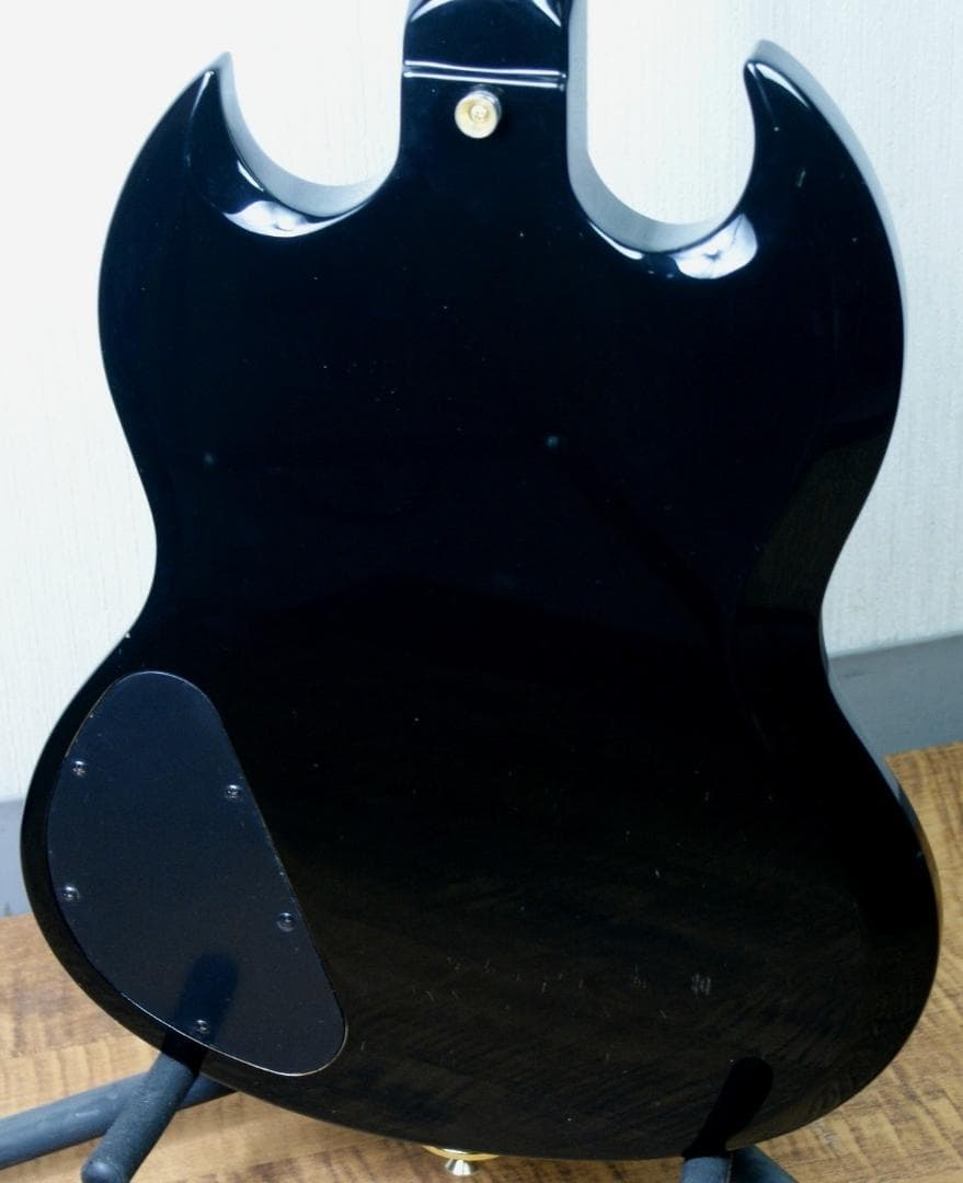 レア　ブラック　バッカス ＳＧ　ハムバッッキング３ピックアップ仕様　アーム付