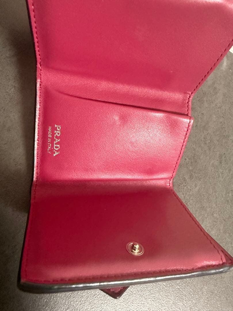 美*様 PRADA 三つ折り財布 ブラック