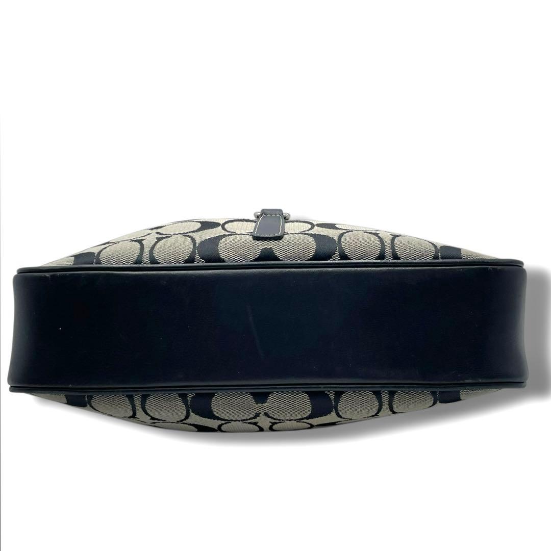 ✨希少✨COACH ワンショルダーバッグ アクセサリーポーチ シグネチャー