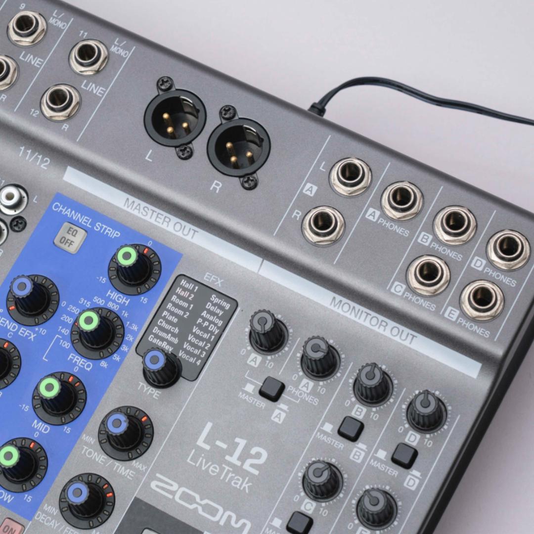 Zoom LiveTrak L-12 デジタルミキサー