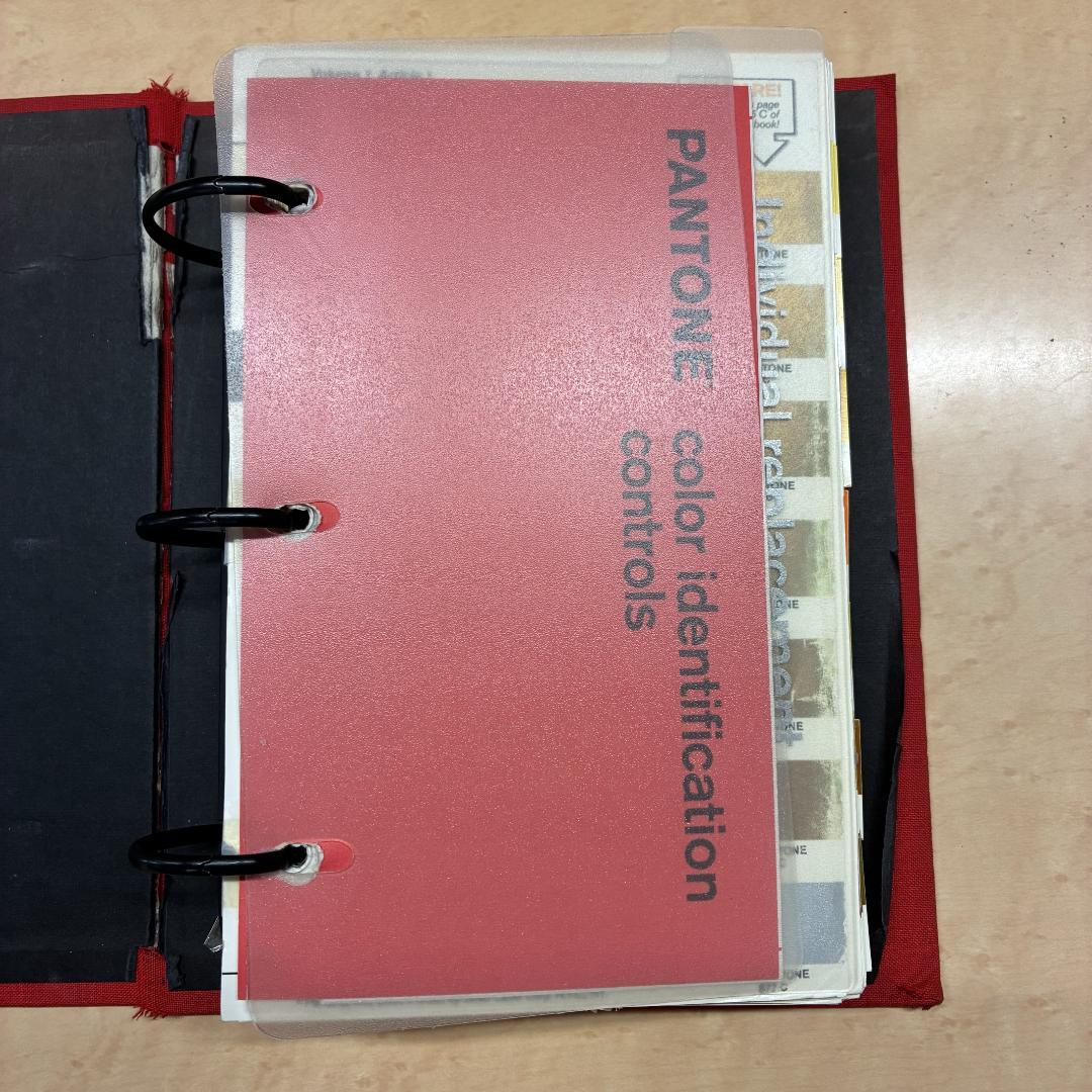 PANTONE solid chips coated カラーチップ