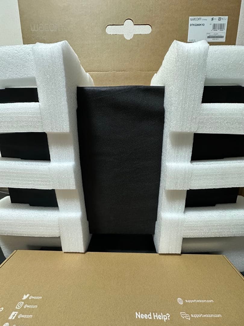 【美品・動作確認済】Wacom Cintiq 22 FHD箱付き1〜2日で発送！