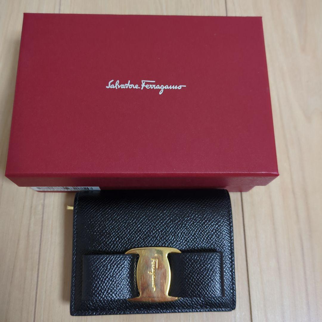 Salvatore Ferragamo ブラック 二つ折り財布