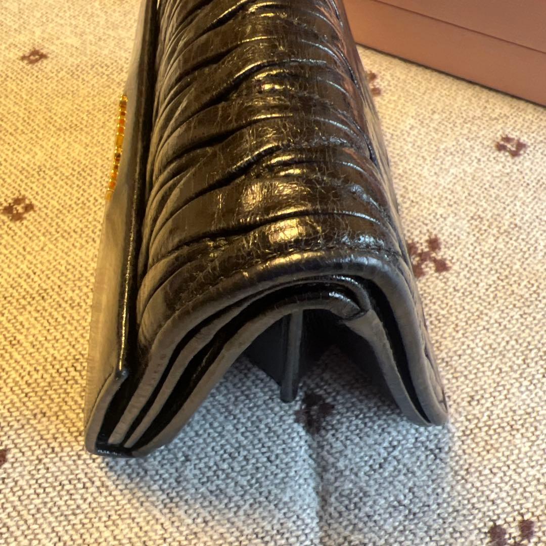 ミュウミュウ　マテラッセ　三つ折り財布　ブラック　レザー