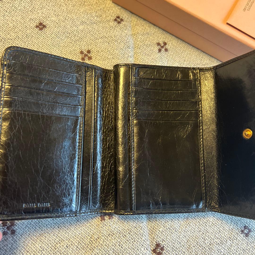 ミュウミュウ　マテラッセ　三つ折り財布　ブラック　レザー