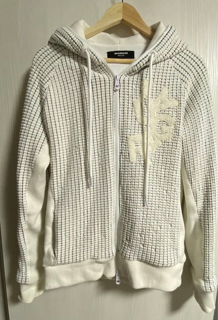 1PIU1UGUALE3 RELAX ランダムロゴワッフルリブパーカー