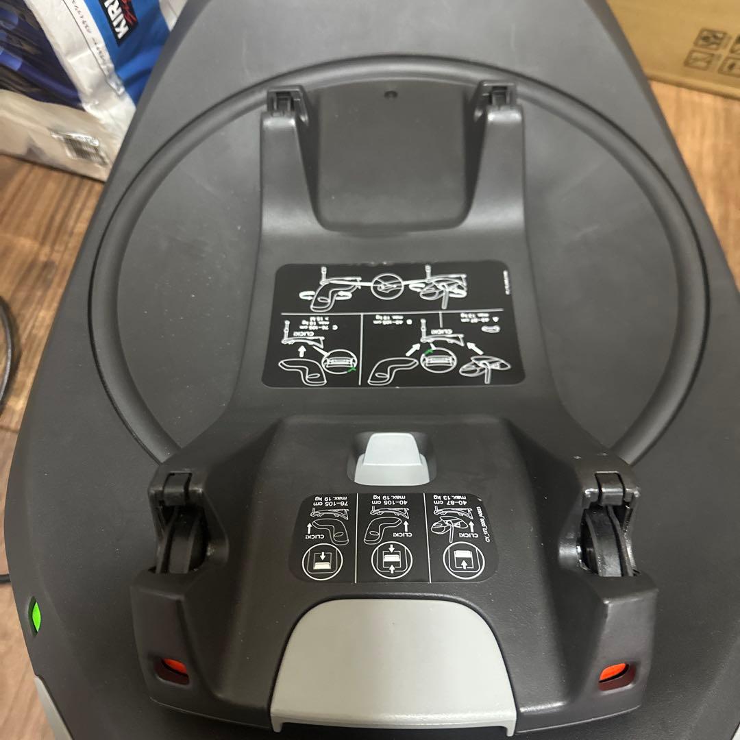 Cybex クラウド G i-Size ベージュ　ベース付き