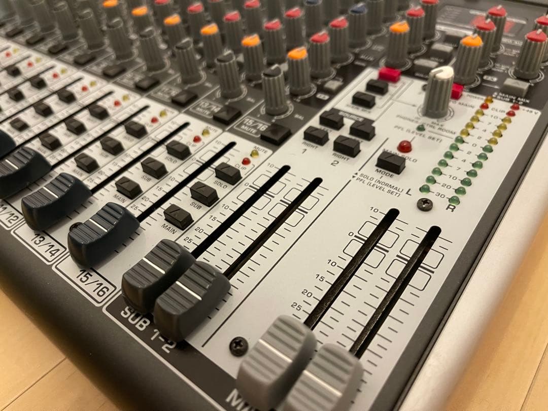 ☆極美品 ベリンガー XENYX X2222USB 16ch アナログミキサー