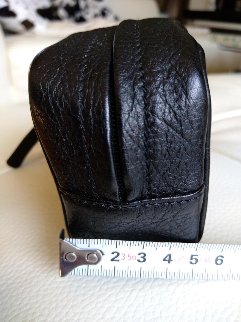 CHANEL ブラック 革製ミニポーチ