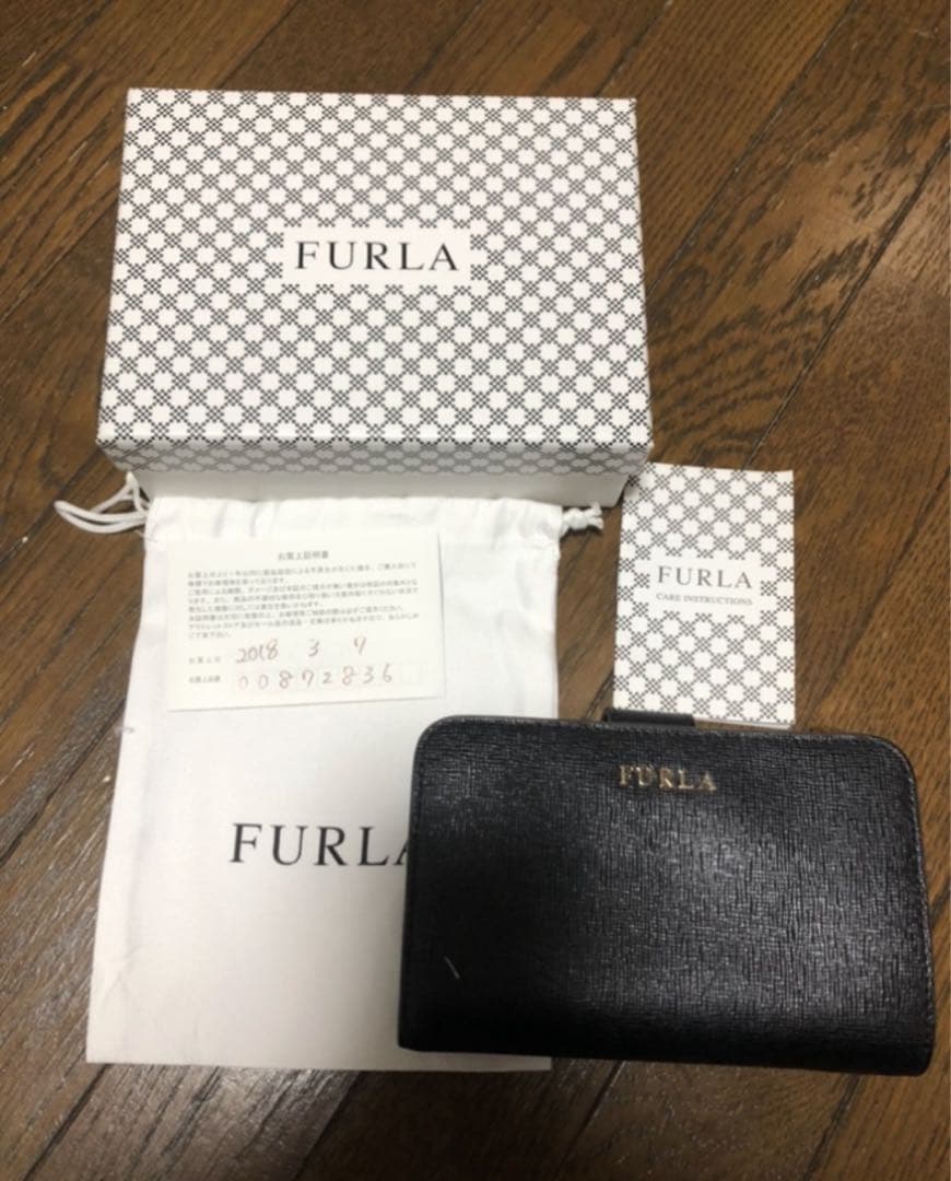 FURLA 折りたたみ財布