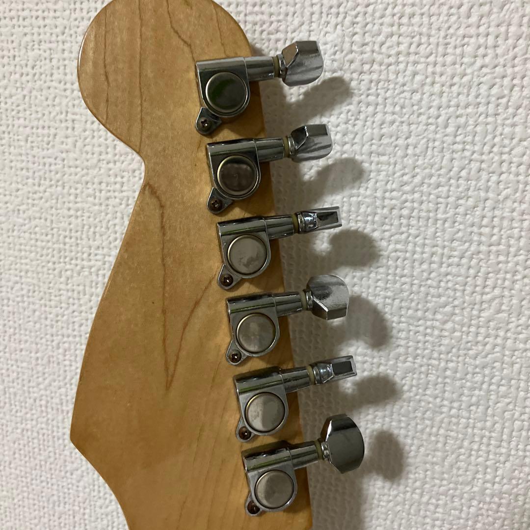 専用　超美品弦新品triumph ストラトキャスター。サンバーストメンテ済