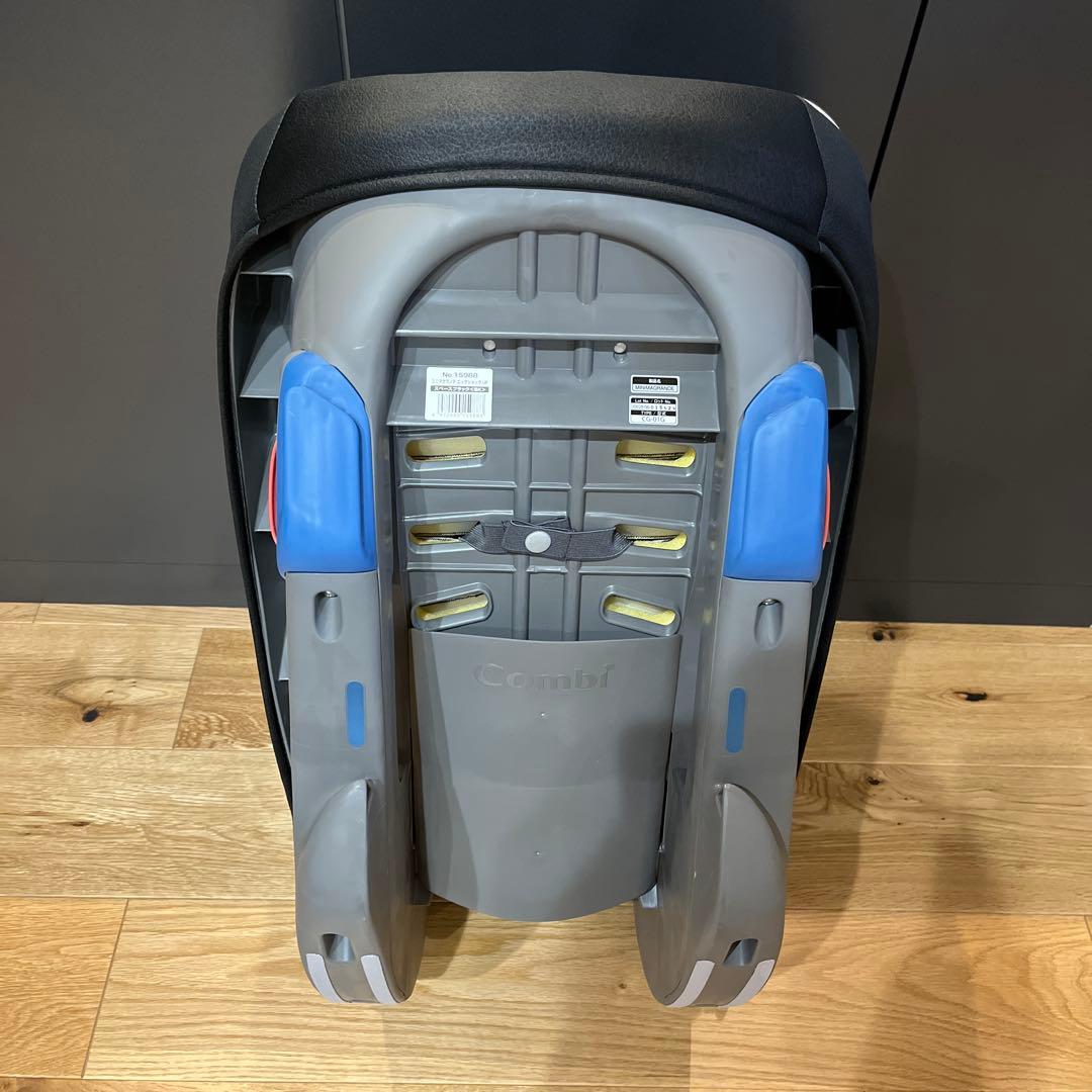 【新品未使用】コンビ チャイルドシート