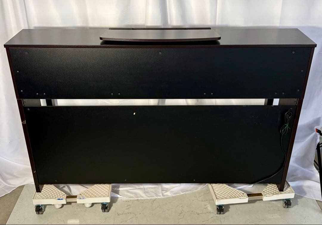 ④【送料込み】YAMAHA 電子ピアノ　CLP-735