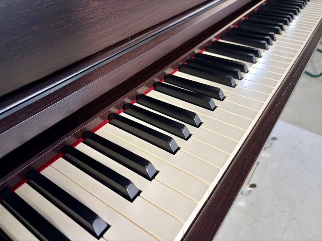 ④【送料込み】YAMAHA 電子ピアノ　CLP-735