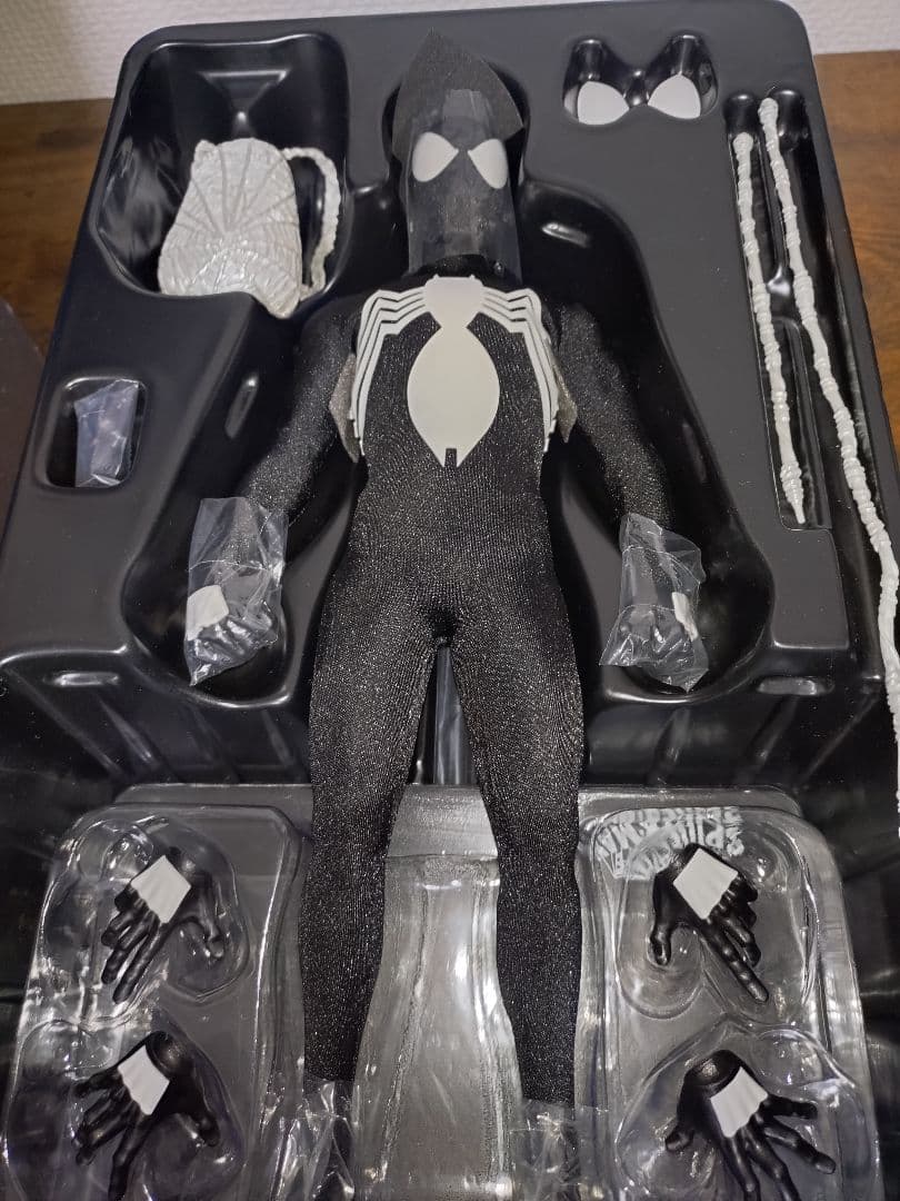 ホットトイズ 炎スタジオ スパイダーマン シンビオートスーツ 1/6フィギュア