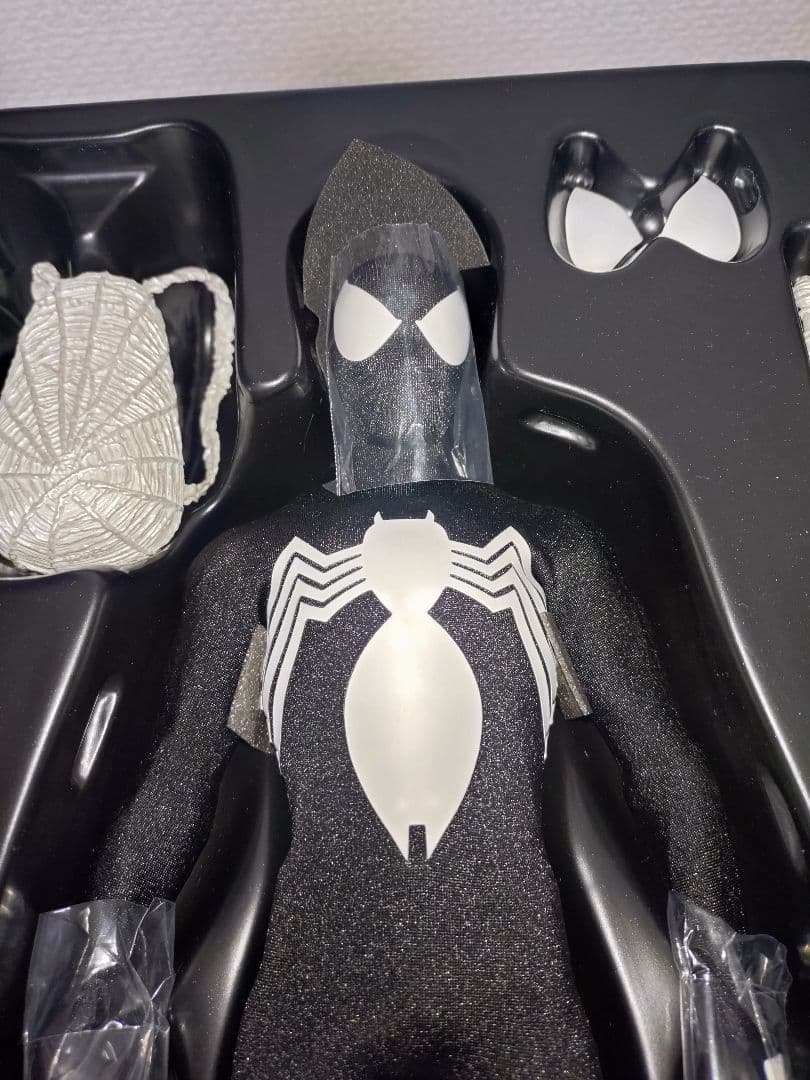 ホットトイズ 炎スタジオ スパイダーマン シンビオートスーツ 1/6フィギュア