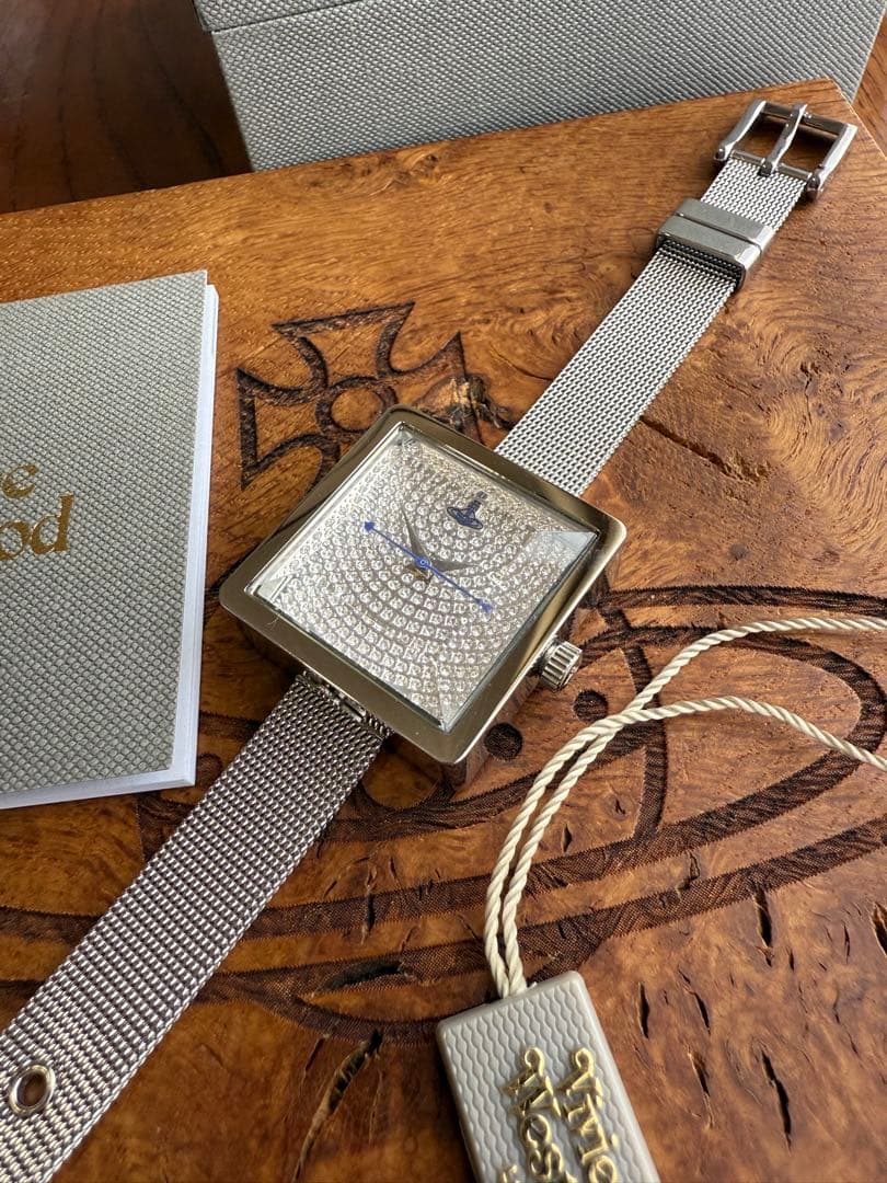 お箱付VivienneWestwood オーブ/クリスタルキューブウォッチ