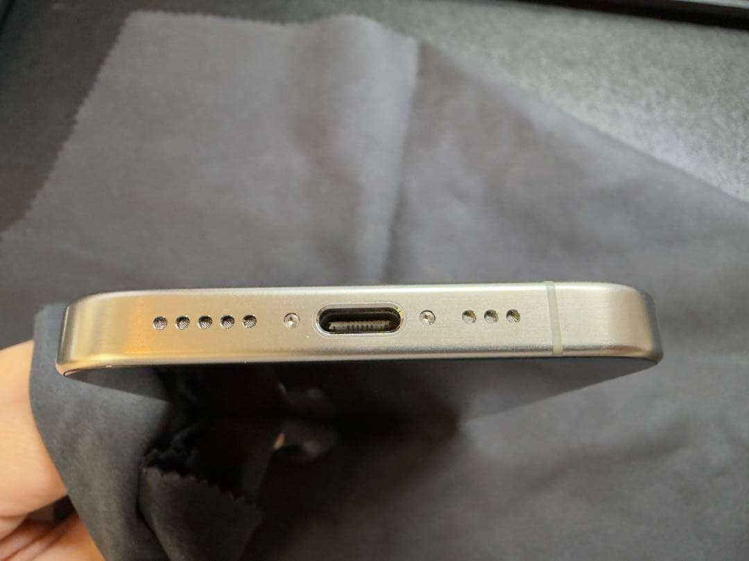 iPhone15 pro ナチュラルチタニウム 256GB SIMフリー