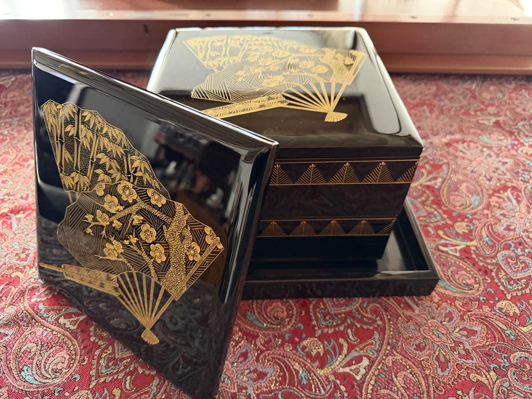 輪島塗（重要無形文化財）沈金二段重箱 重台付 木製共箱付き