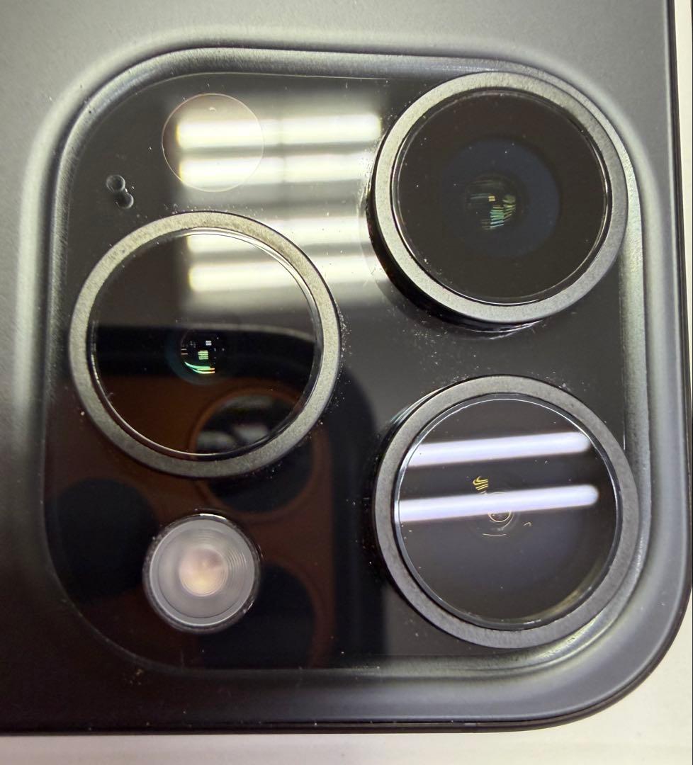 Apple iPhone 15 Pro ブラックチタニウム 本体