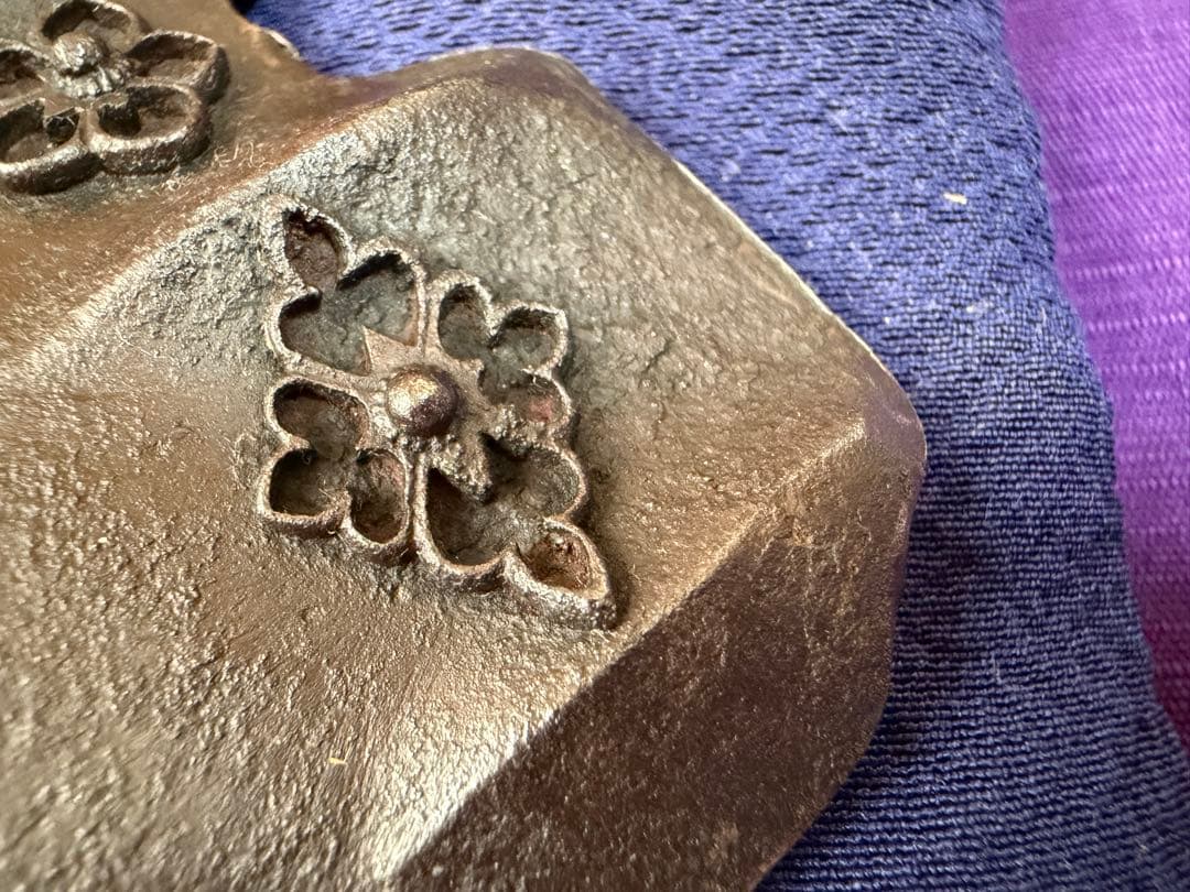 珍品　甲冑師？鉄打出し　茶合　花菱紋　武家好み（日本刀装具目貫煎茶道茶托茶杓明珍