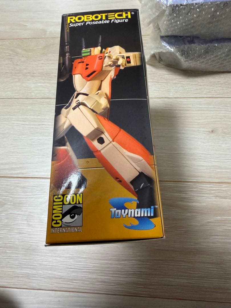 マクロス　トイナミロベテックフィギュア