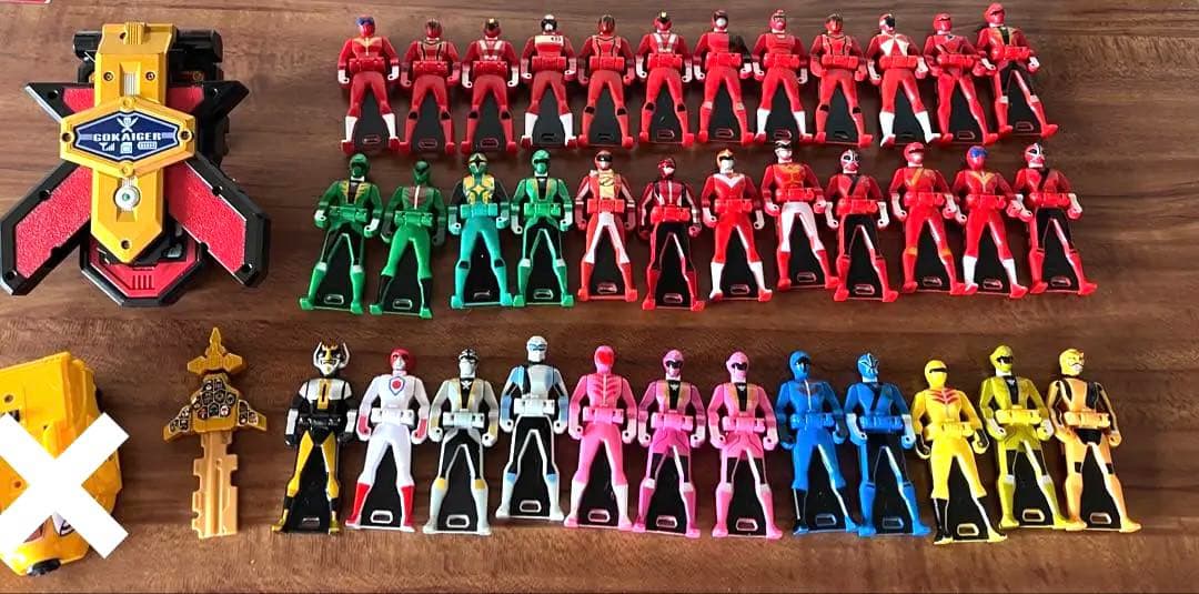 海賊戦隊ゴーカイジャー DXモバイレーツ レンジャーキー　フィギュア2体付き