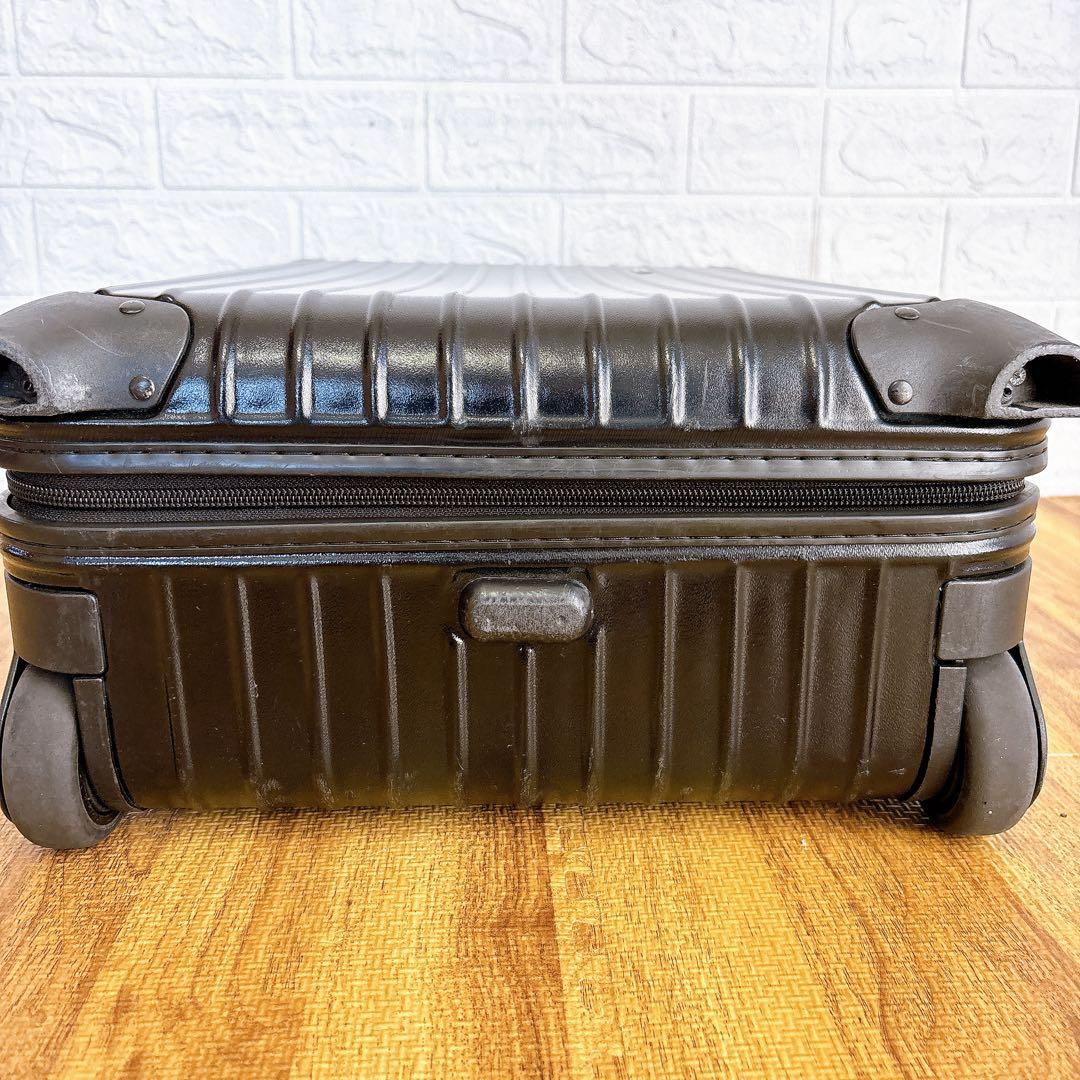 良品　リモワ サルサ 機内持ち込み キャビントローリー 32L 2輪 ブラック