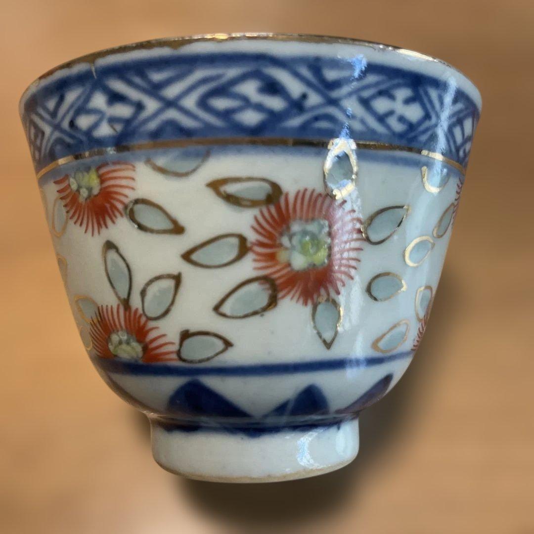 中国清朝の透かし染付の磁器茶碗