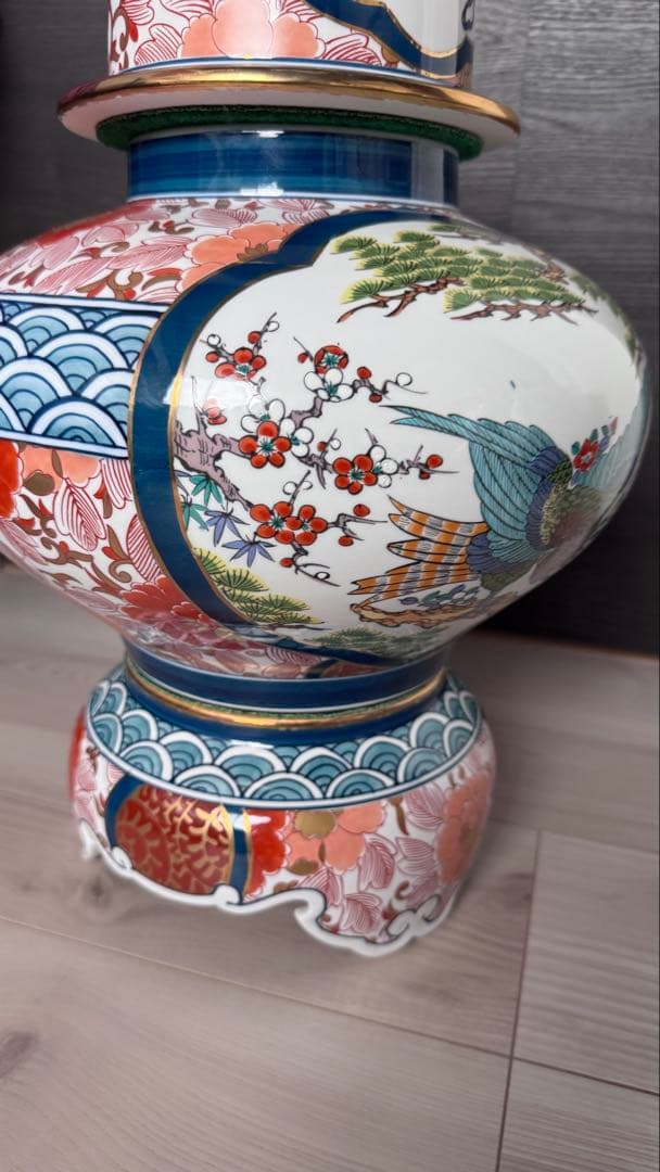 有田焼 勝右衛門作 染錦 金彩色絵花鳥紋 沈香壷　飾壺