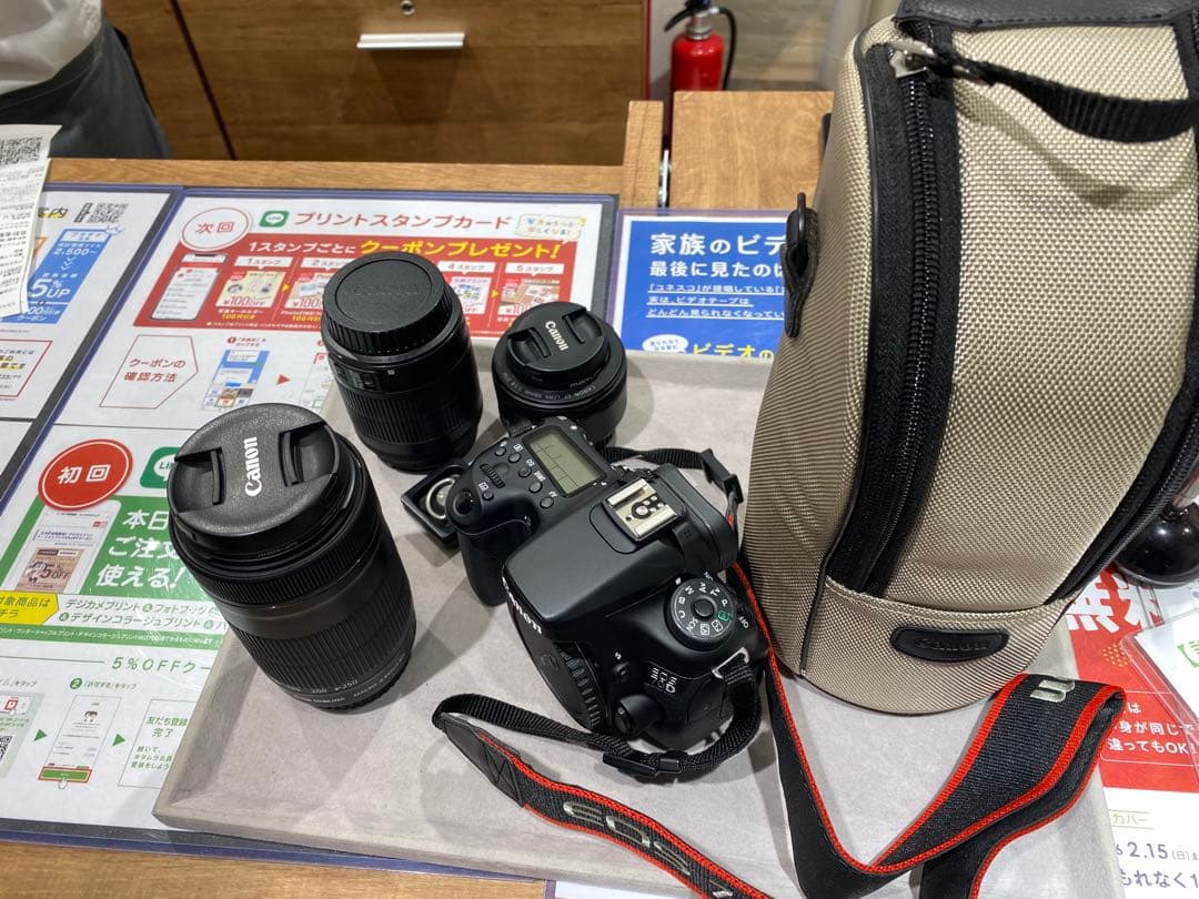【カメラ5点セット】Canon EOS 70D レンズ4本 カメラバッグ付き