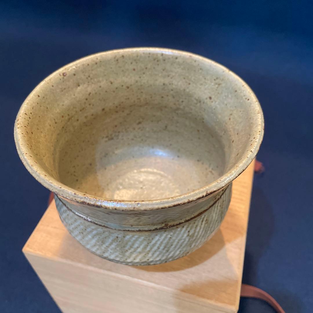 人間国宝【島岡 達三】(作)の『地釉象嵌縄文 茶碗』共箱　茶道具 茶碗