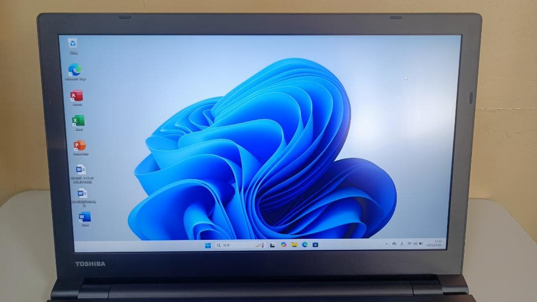 ノートパソコンTOSHIBA第五世代Core i5 SSD256G メモリ16G