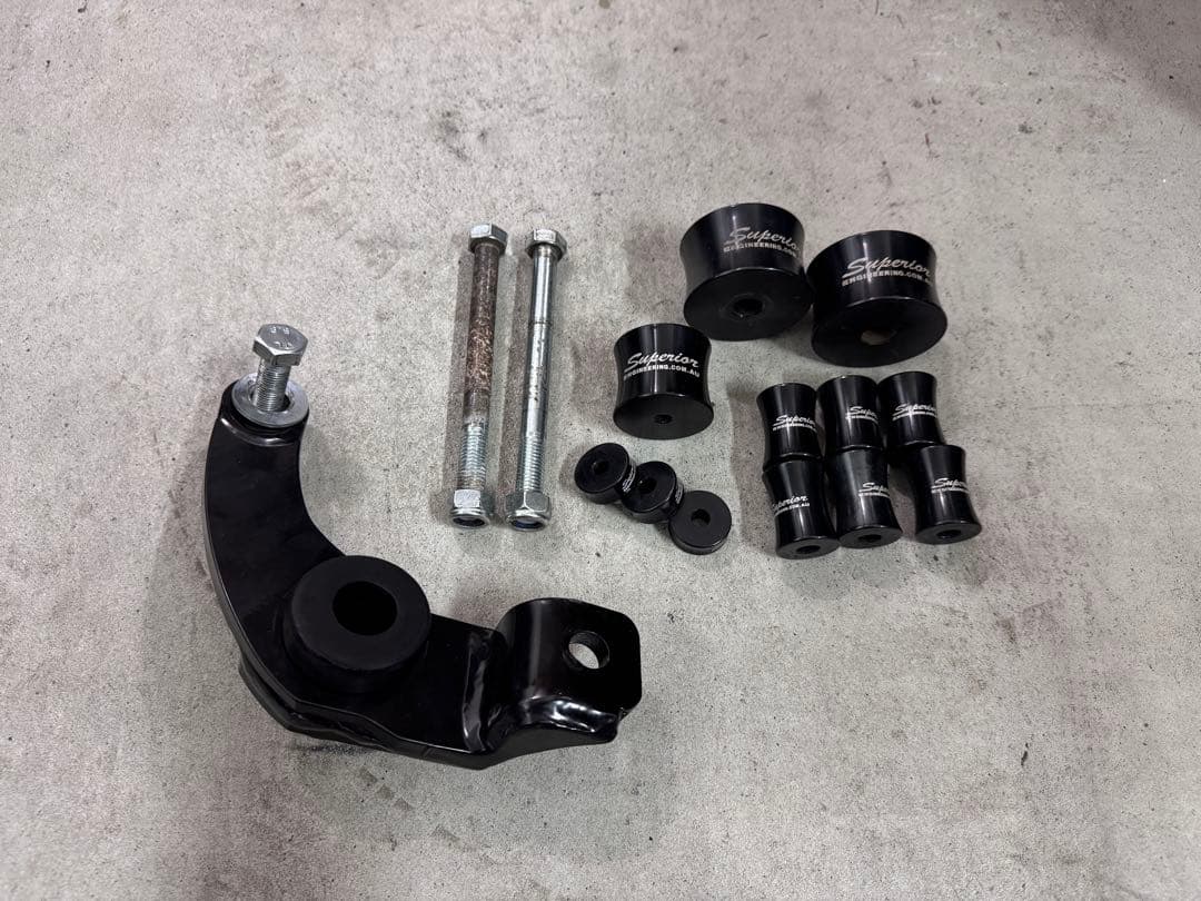 Superior Engineering ランクル200 40mm デフダウン