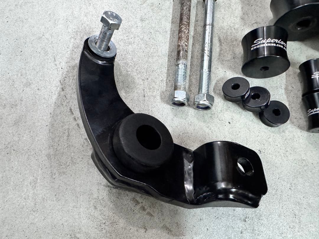 Superior Engineering ランクル200 40mm デフダウン