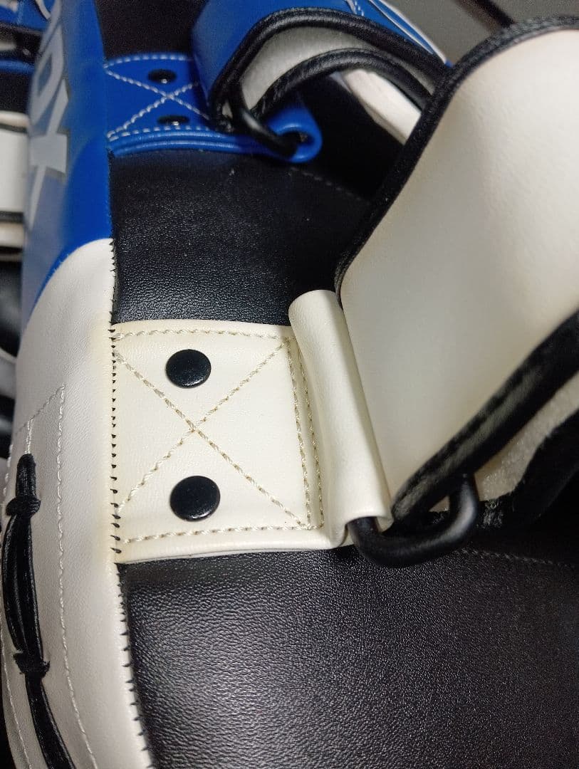 RDX アールディーエックス APR T1U キックミット 黒/青