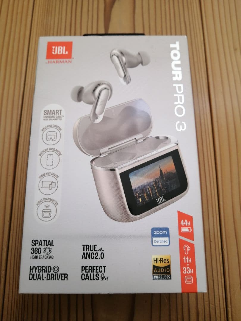 JBL　TOUR PRO 3　イヤホン