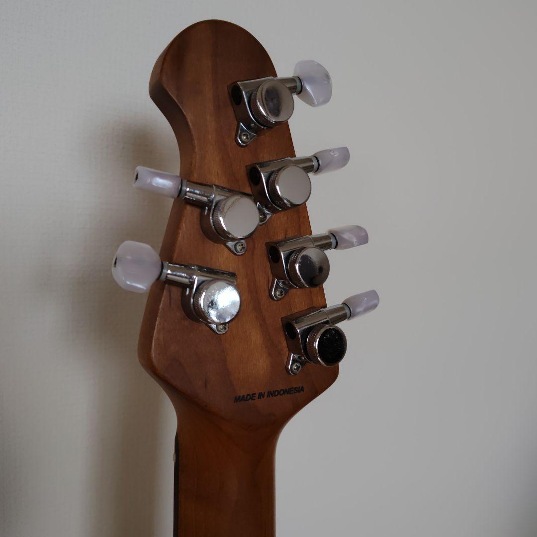 Sterling　by　musicman CUTLASS CT50HSS（改）