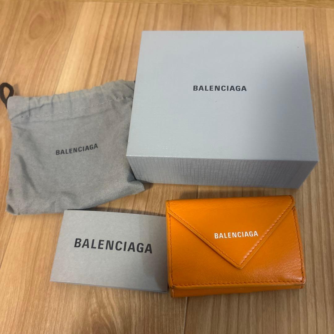 本日可能♡よつば ♡♡♾【霊視】 BALENCIAGA 三つ折り財布