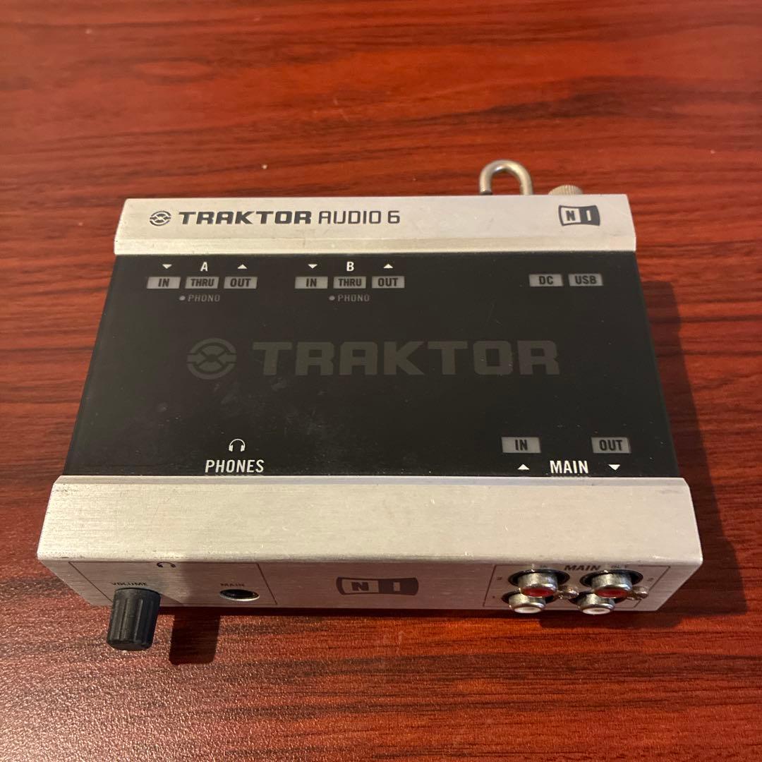 TRAKTOR AUDIO 6 DJオーディオインターフェース